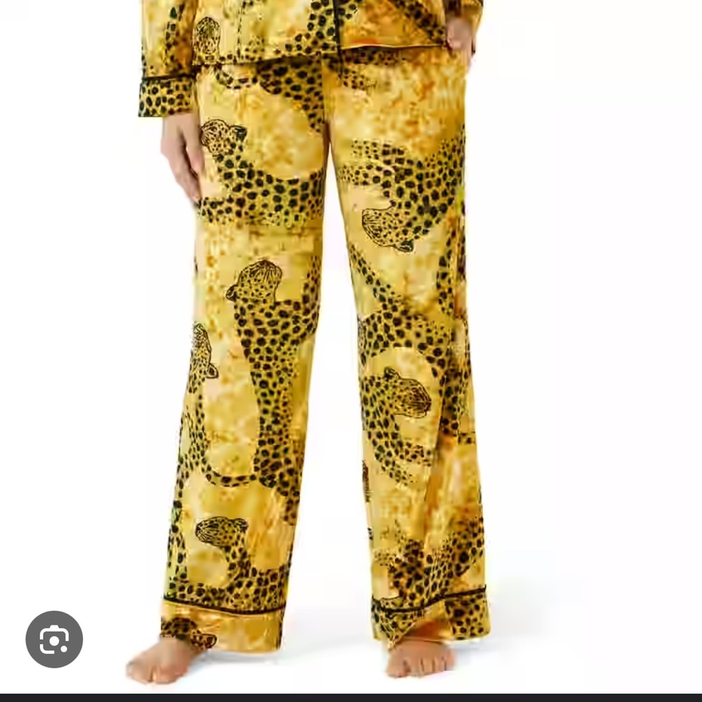 SOFIA By Sofia Vergara Intimates Gold Crushed Velvet Pants, Size Small